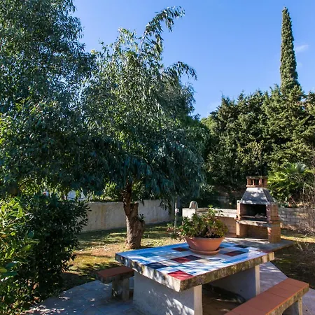 Holiday home Locazione Turistica Straccoligno-2